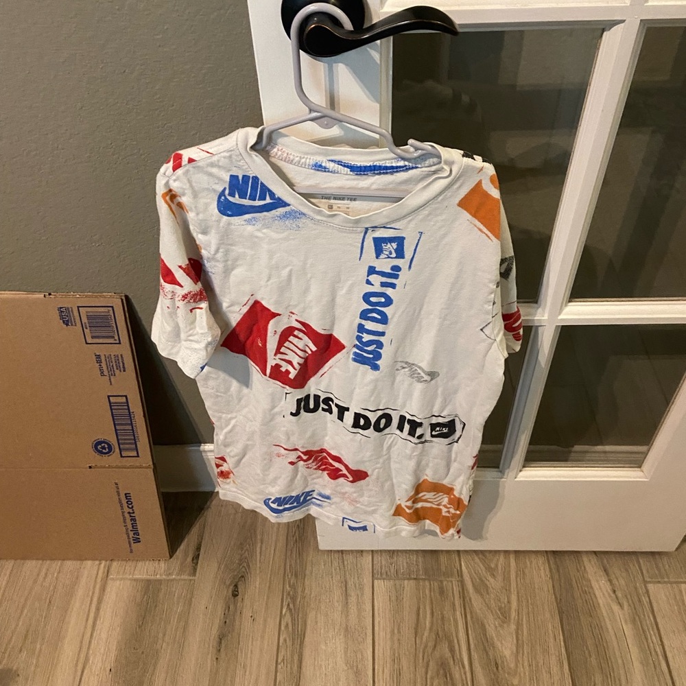 Nike youth XL short sleeve t shirt